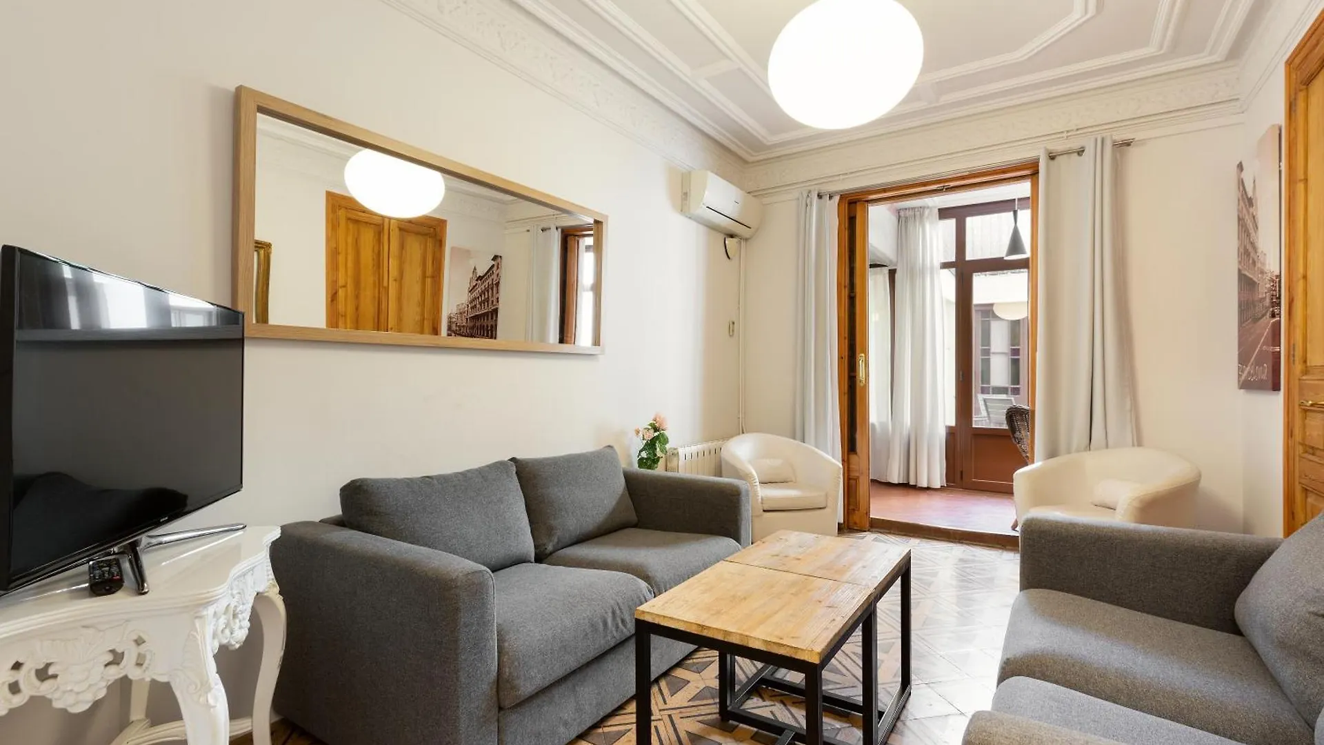 Verdaguer Apartments By Central برشلونة 0*,  إسبانيا